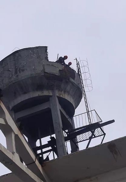 煙囪拆除，水塔拆除